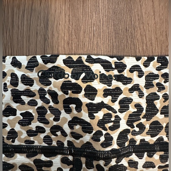 OV TechSweat Workout Set — Leopard - Picture 5 of 8